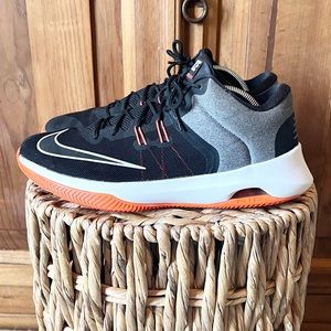 Nike Air Versitile II Men’s Black Gray Orange High Top Shoes Size 10